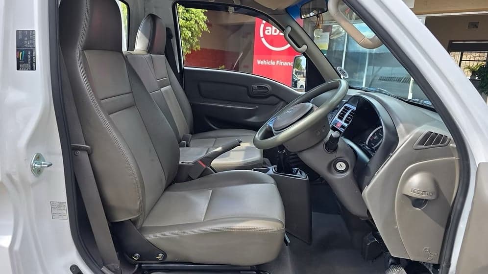 2025 Hyundai H-100 2.6 Deck A/C photo 5