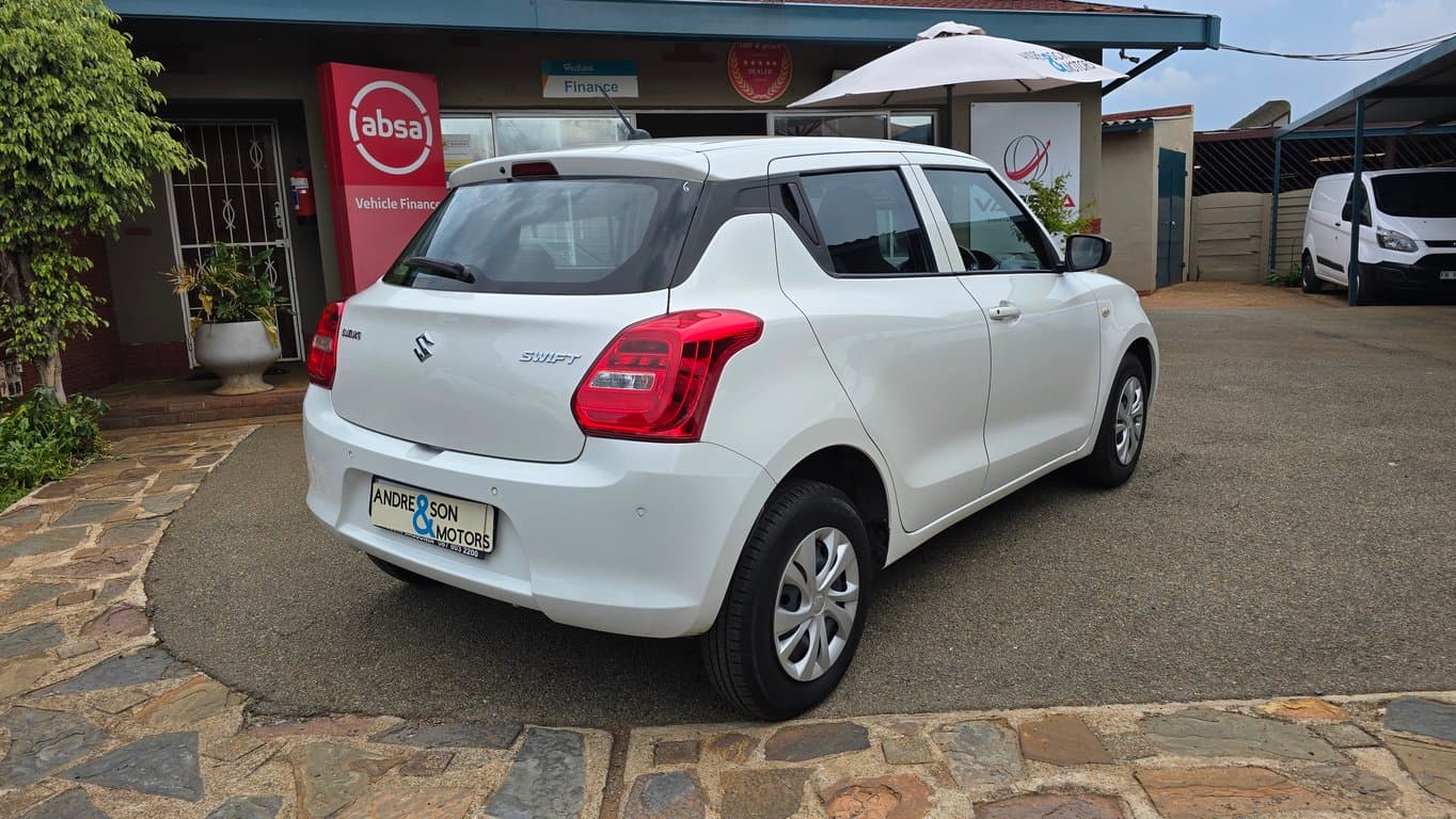 2022 Suzuki Swift 1.2 GA photo 3