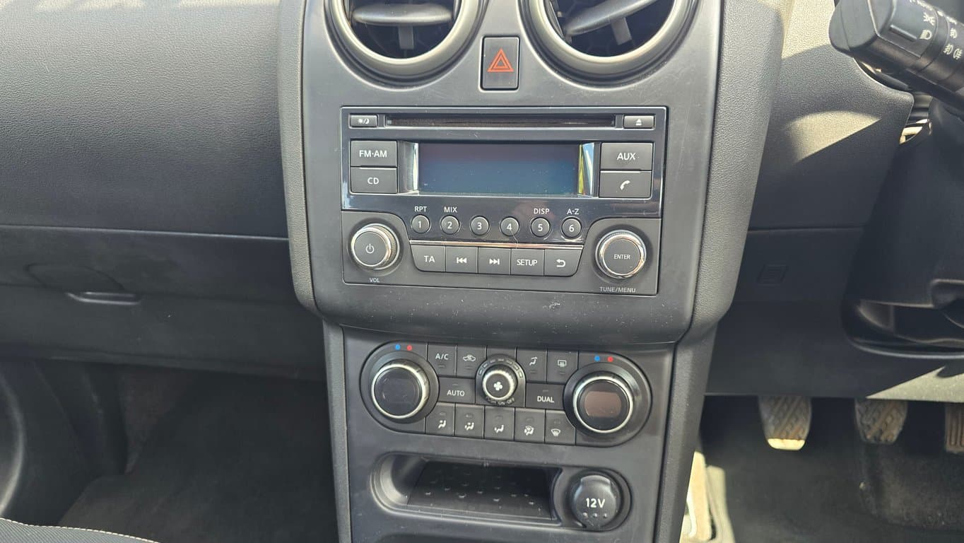 2013 Nissan Qashqai 2.0 Acenta photo 9