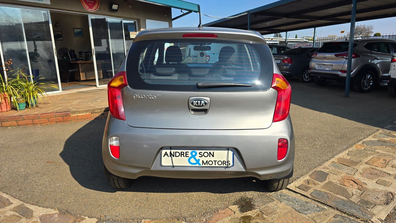 2015 Kia Picanto 1.0 photo 4