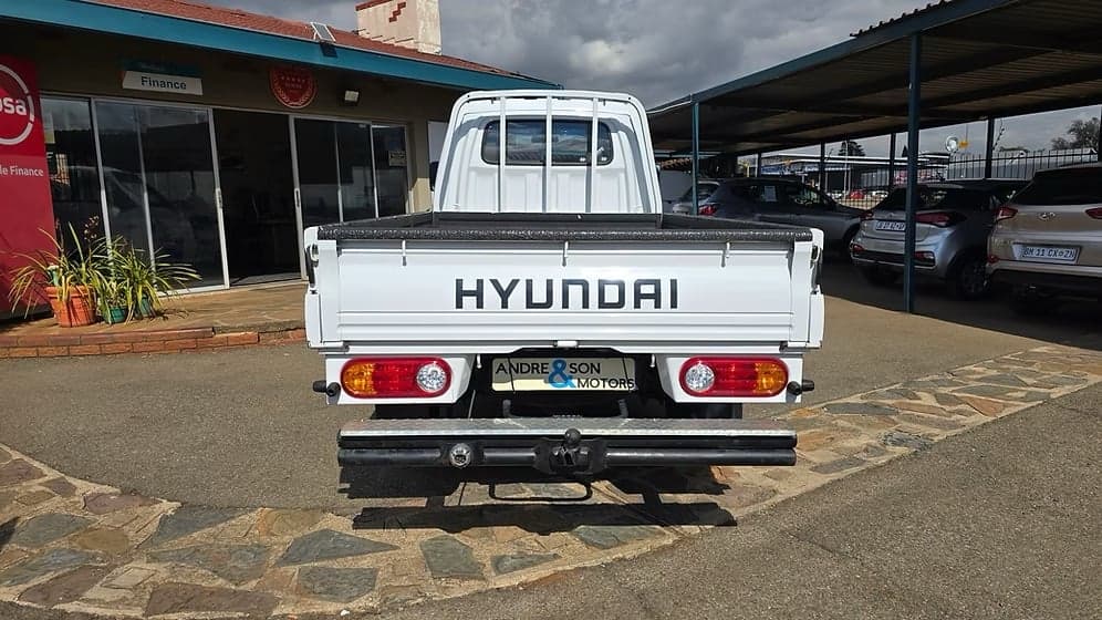 2025 Hyundai H-100 2.6 Deck A/C photo 3
