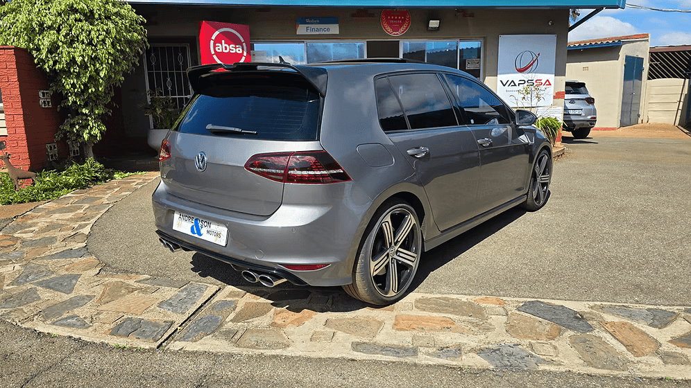 2017 Volkswagen Golf R DSG photo 2